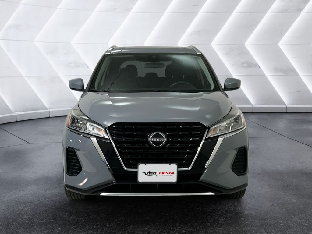 Used 2024 Gray Nissan SV image 2