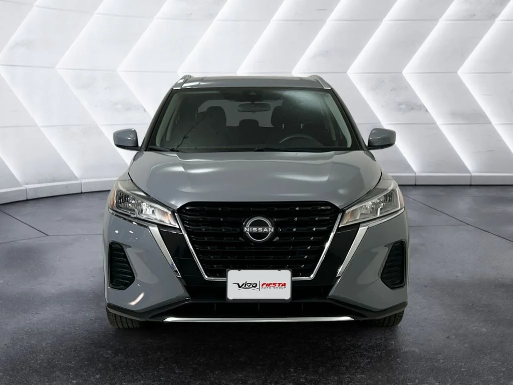 Used 2024 Gray Nissan SV image 2