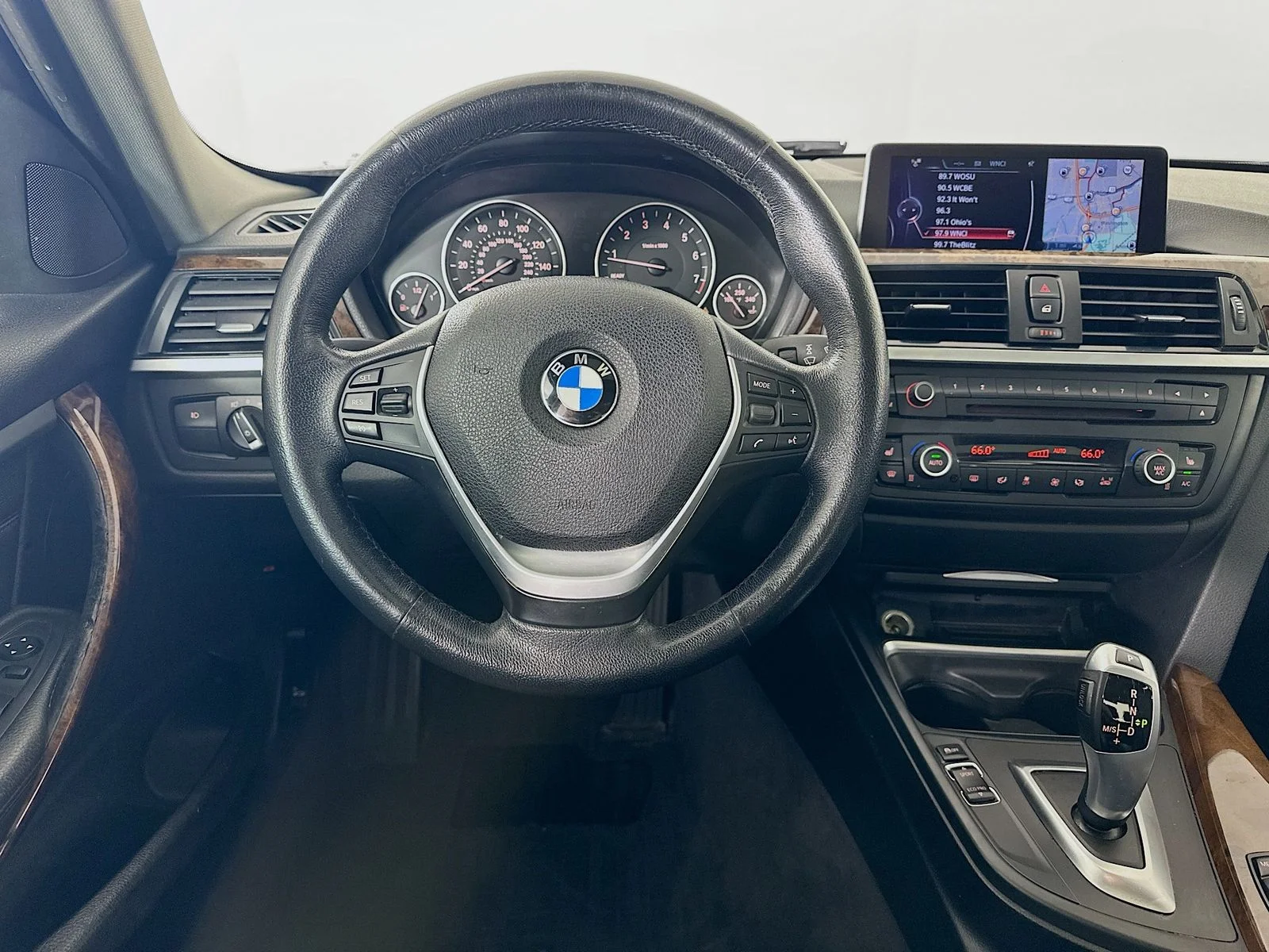 Used 2014 Silver BMW  image 15