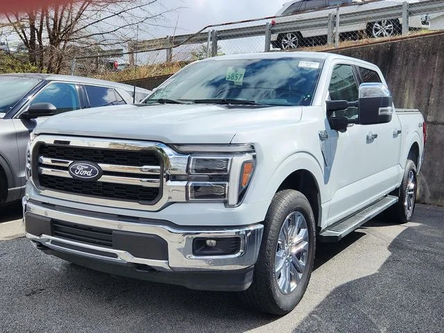 Used 2025 White Ford Lariat image 3