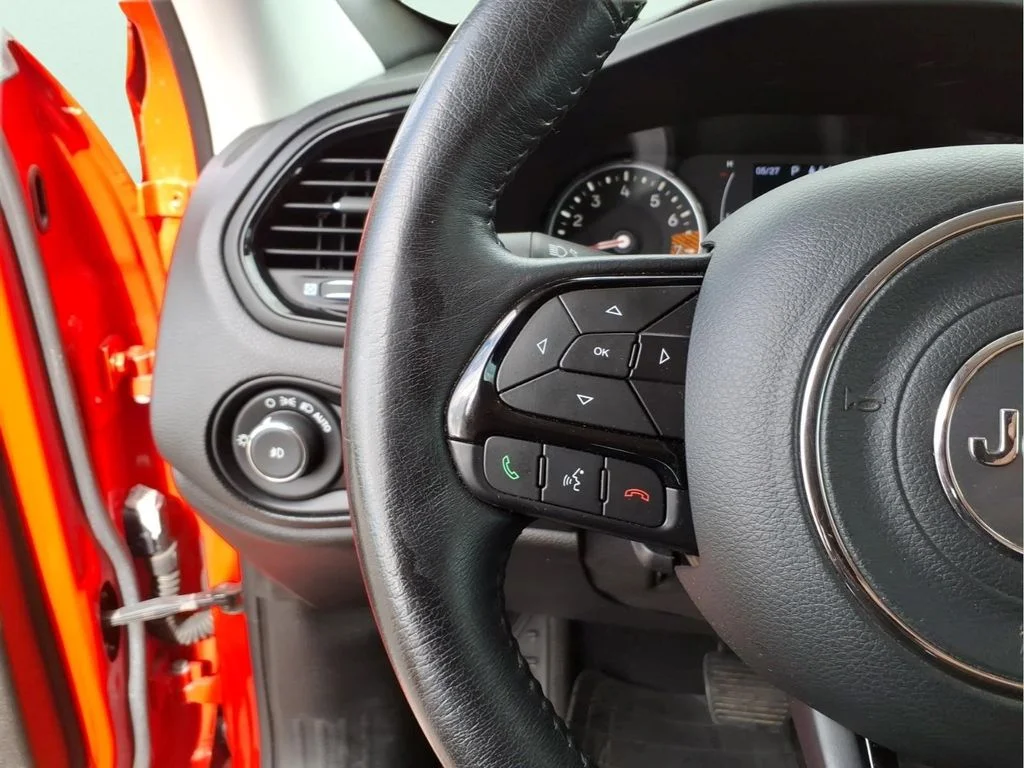 Used 2019 Red Jeep Latitude image 23