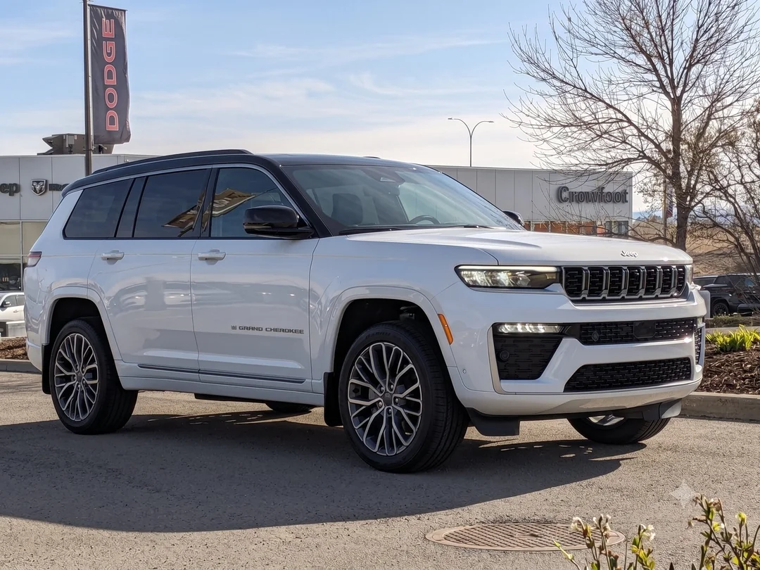 New 2026 White Jeep Summit - - 4x4 - 2.0L Turbo Engine - Adaptive Cruise Control - Blind Spot Monitor & More! image 2