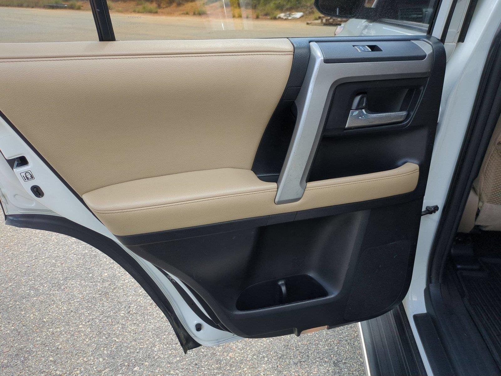 Used 2017 Super White Toyota SR5 image 28