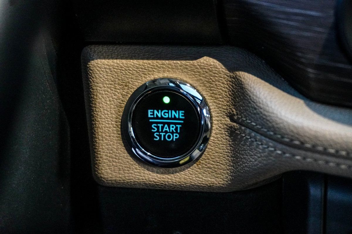 Used 2022 Black Ford Limited image 27