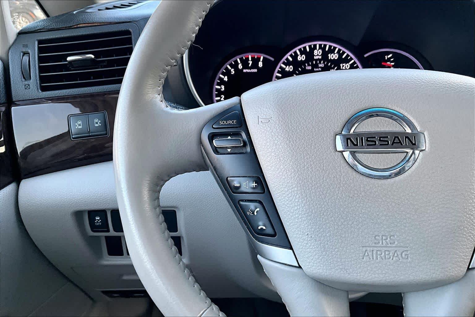 Used 2011 Platinum Graphite Nissan SL image 20