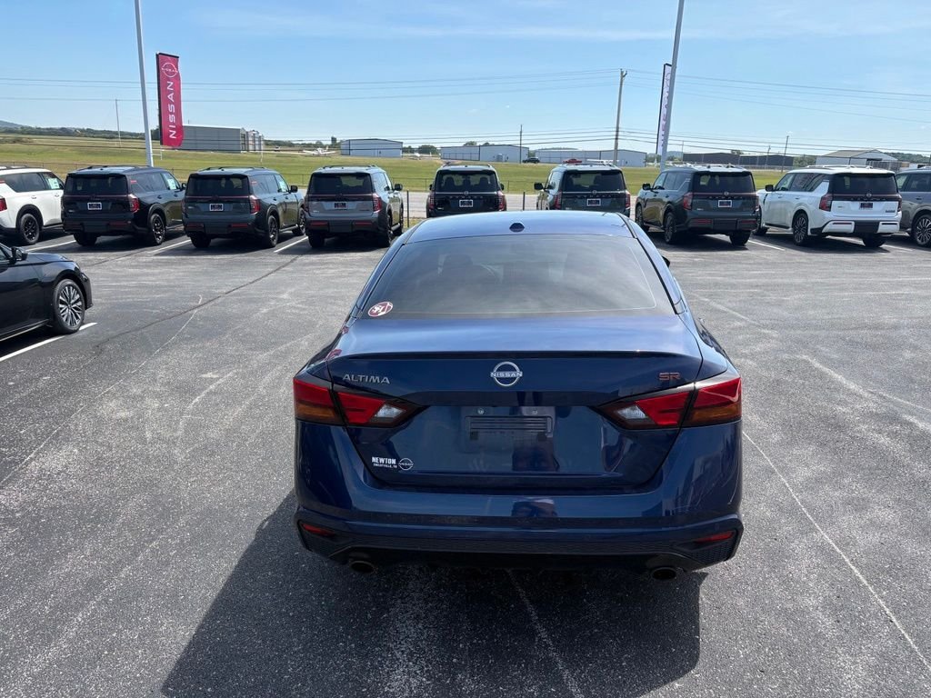 Used 2024 Blue Nissan 2.5 SR image 6