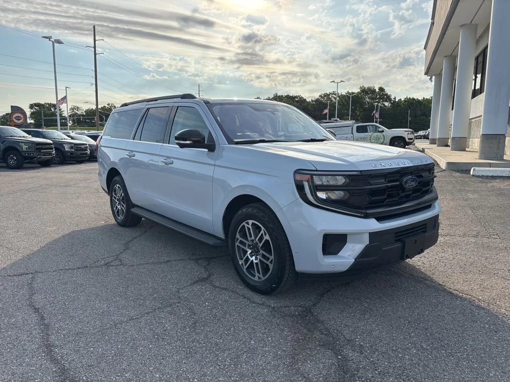 2025 Ford Expedition Active MAX 4x4's photo