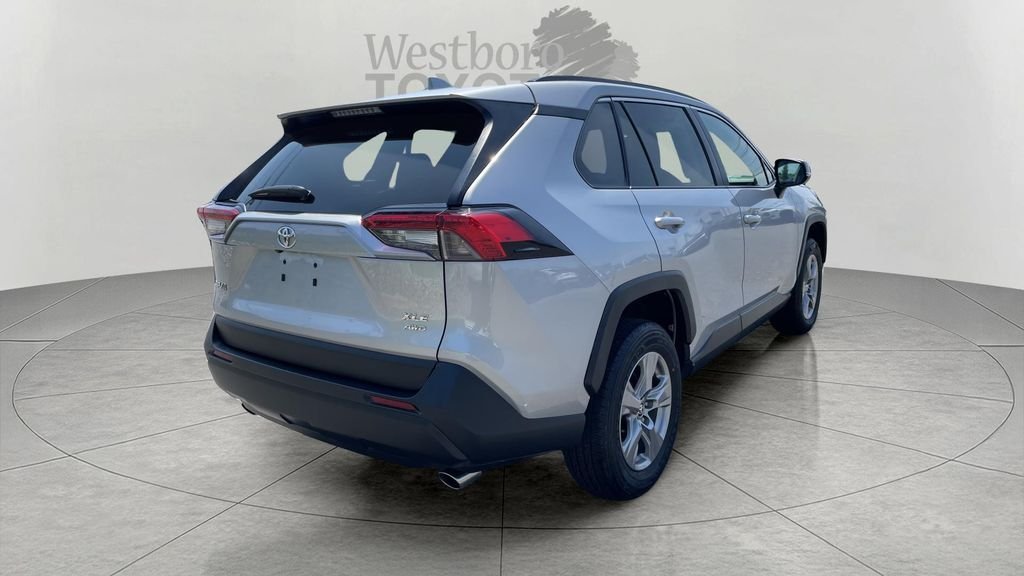 2024 Toyota RAV4 XLE - Photo 7
