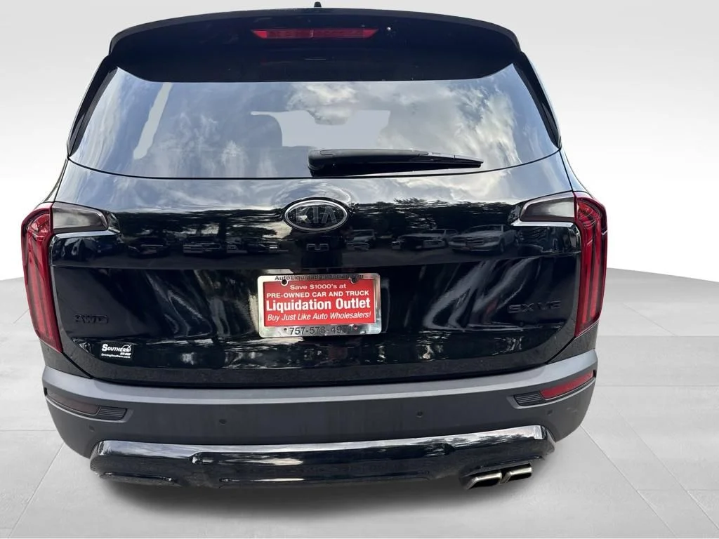 Used 2021 Black Kia SX image 4
