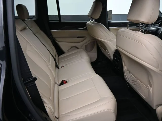Used 2023 Black Jeep Limited image 22