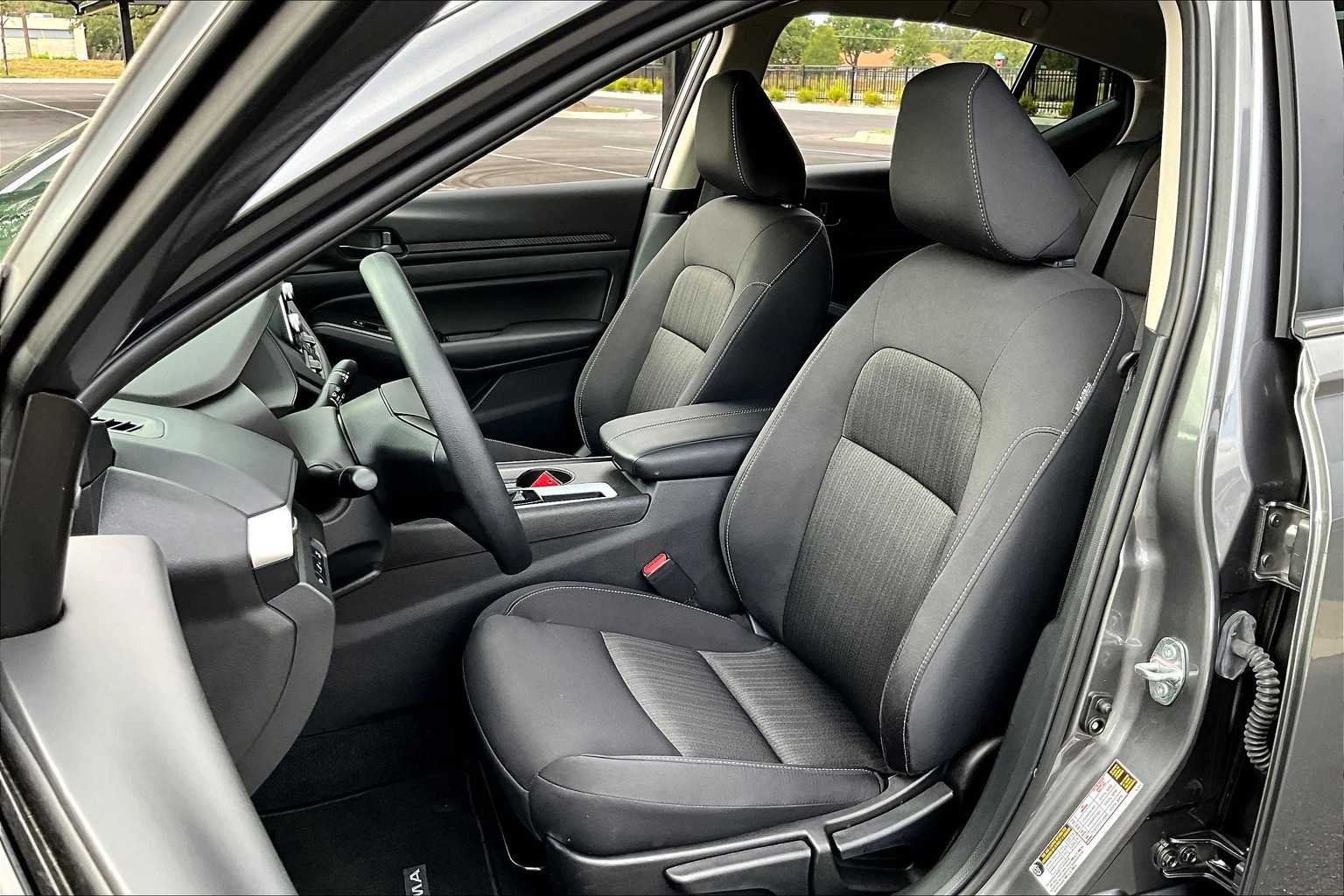 Used 2025 Gun Metallic Nissan S image 7