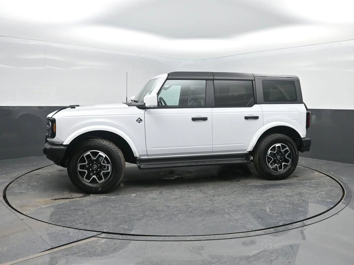 2026 Ford Bronco Outer Banks 4x4's photo