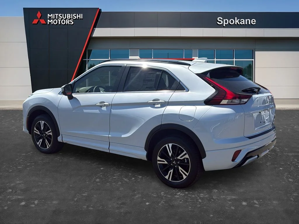 New 2026 White Diamond Mitsubishi SEL AWD image 5