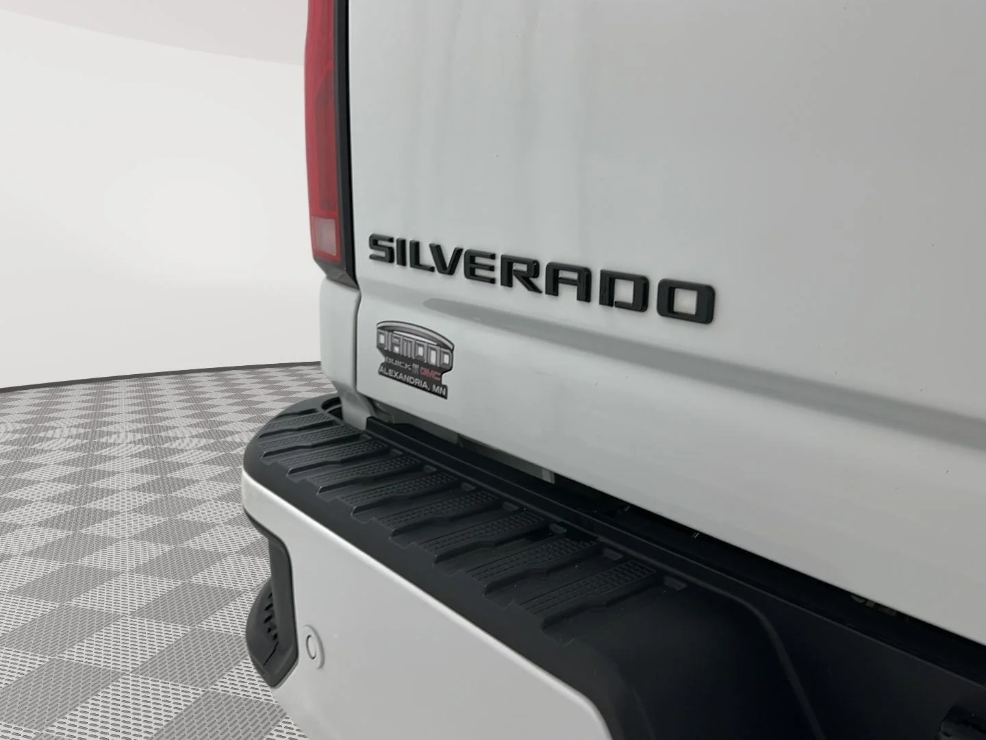 Used 2024 Summit White Chevrolet LTZ image 29
