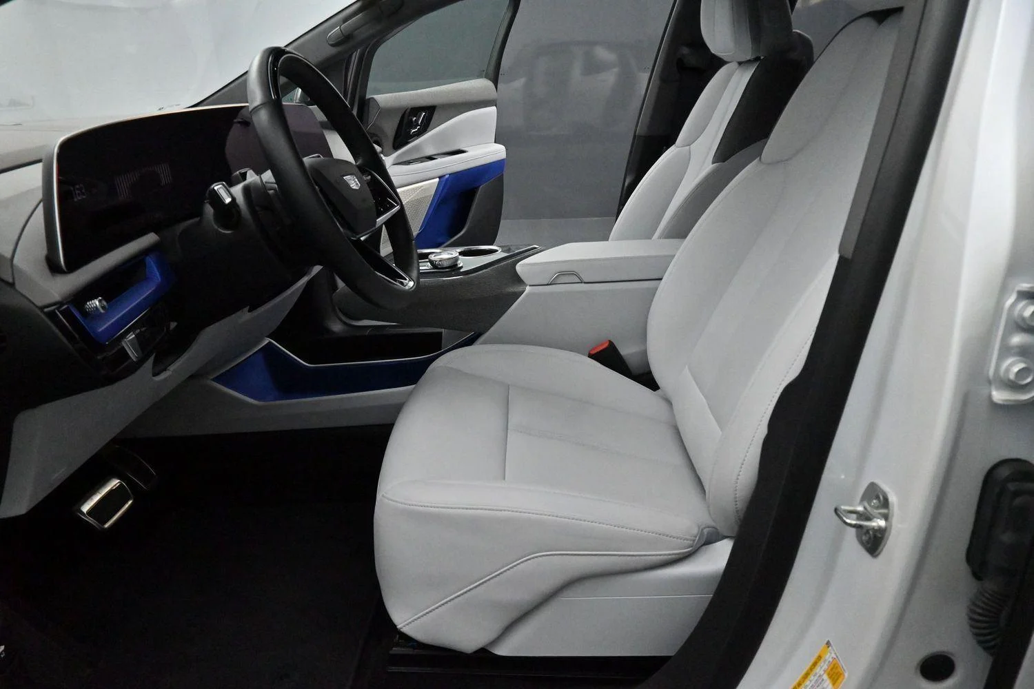 Used 2025 Crystal White Tricoat Cadillac Sport 1 image 14