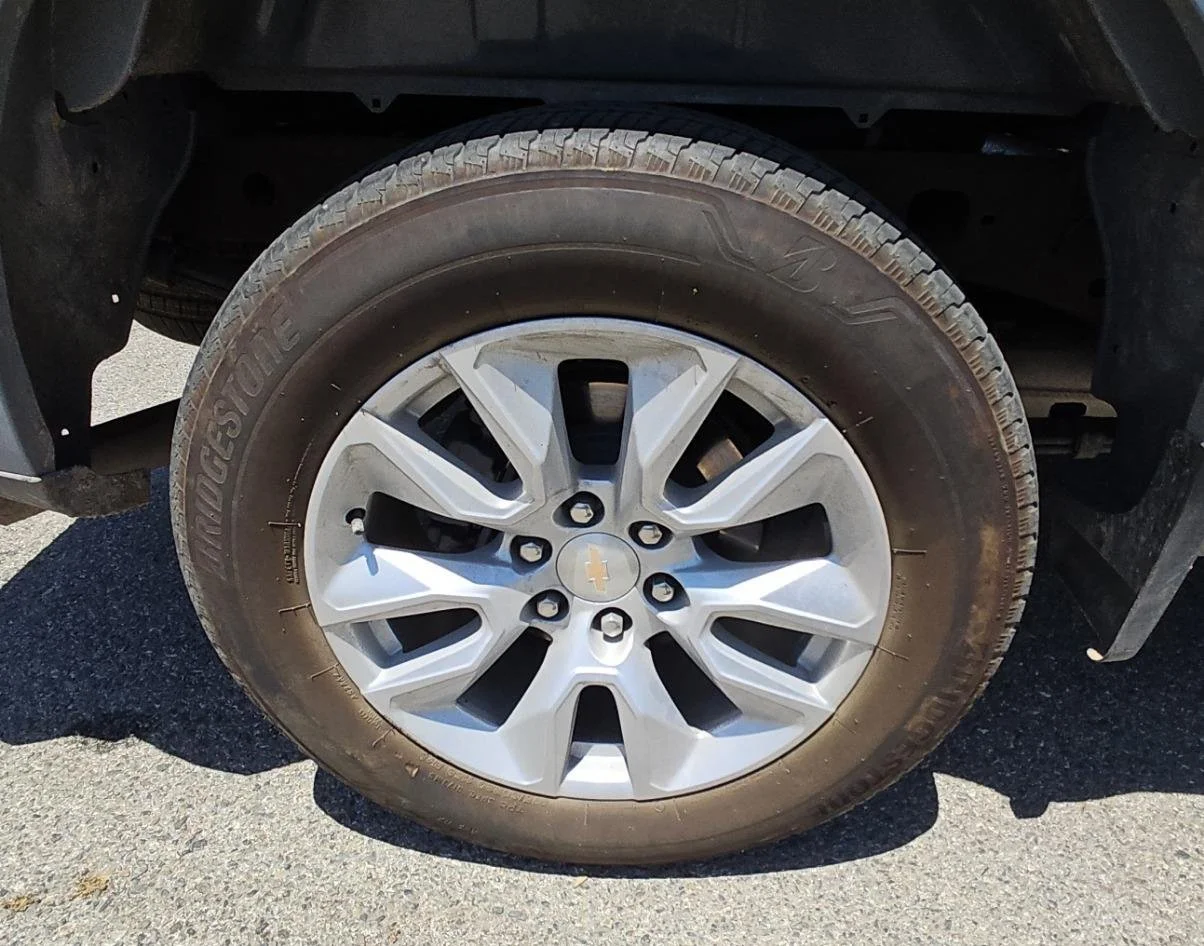 Used 2024 Slate Gray Metallic Chevrolet Custom image 23