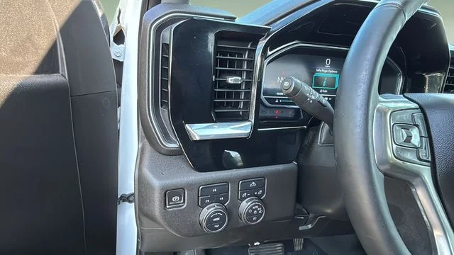 Used 2024 White Chevrolet LT image 22
