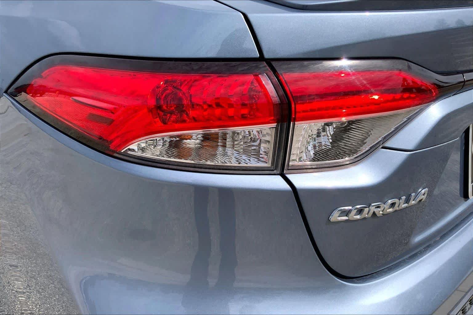 Used 2020 Celestite Toyota SE image 28