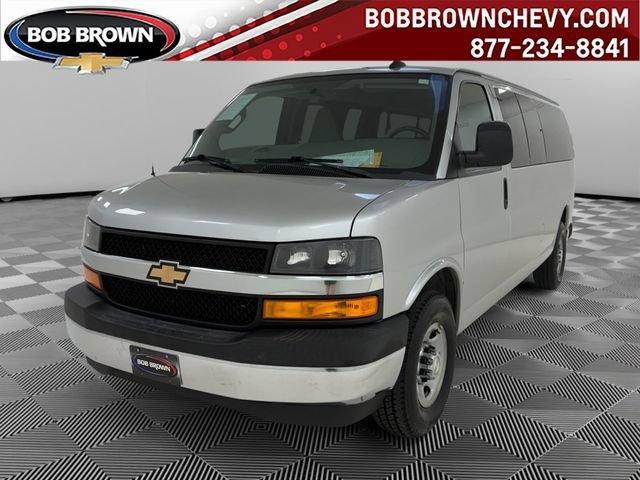 2017 Chevrolet Express 3500 LS Extended's photo