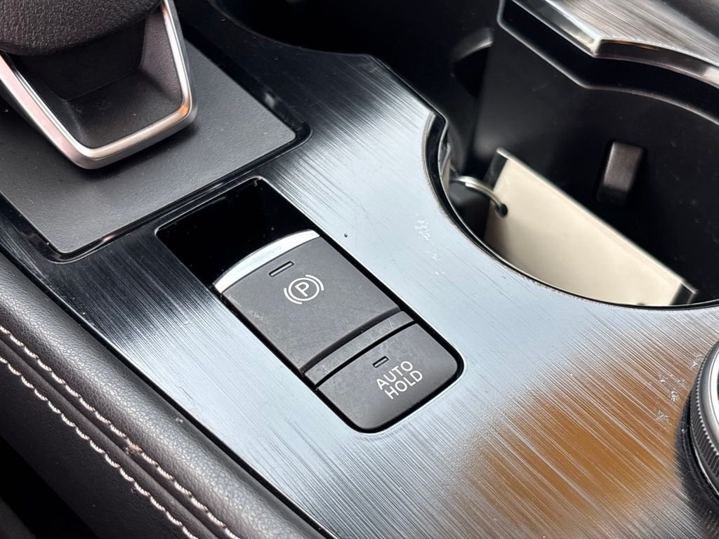 Used 2021 Gold Nissan SL image 31