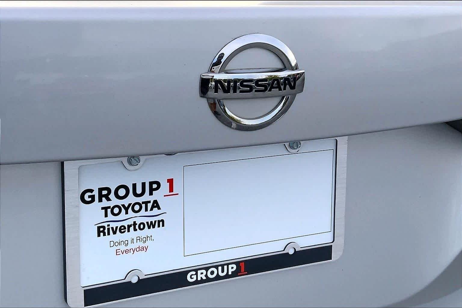 Used 2020 Brilliant Silver Metallic Nissan S image 9