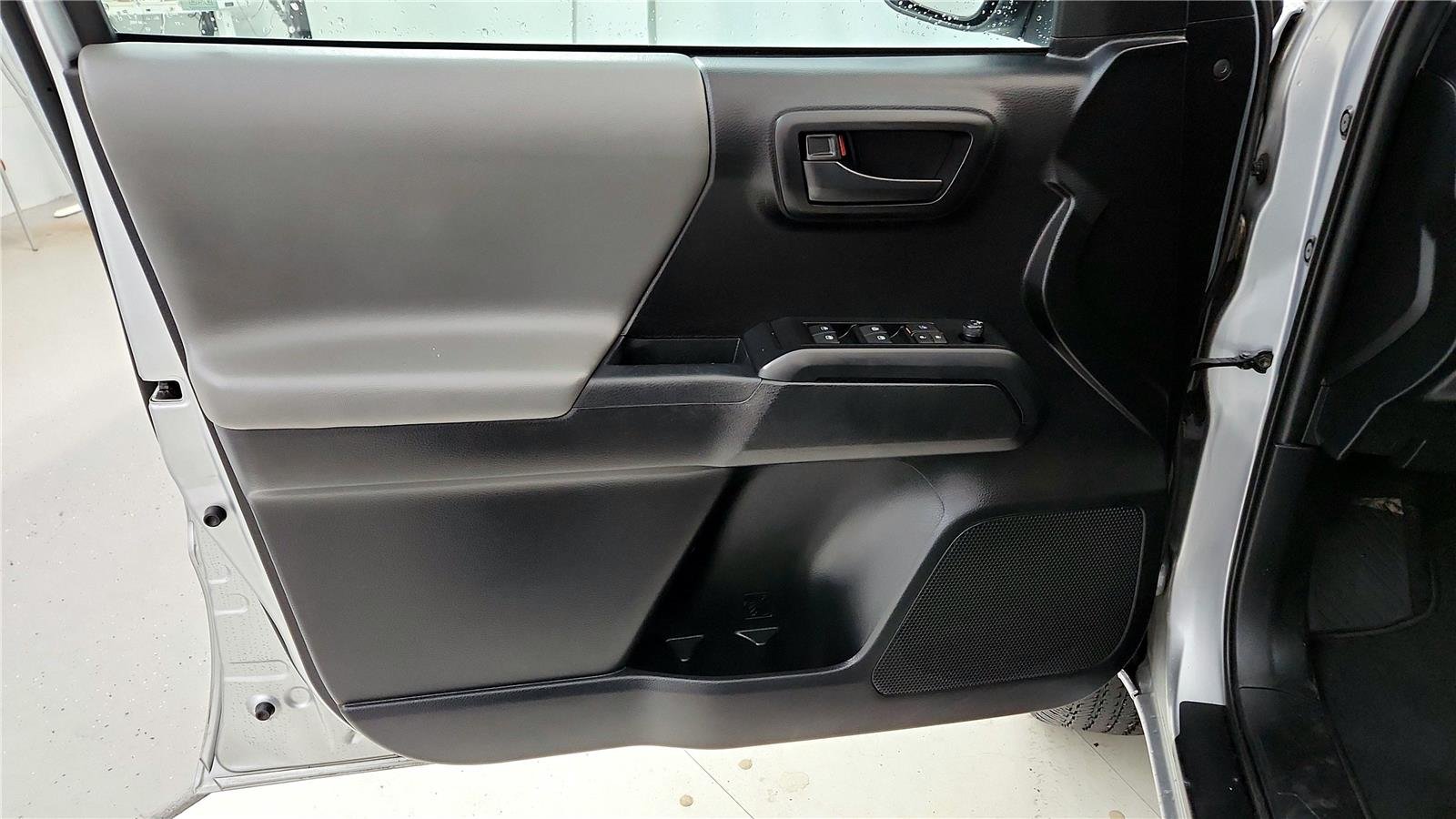 2022 Toyota Tacoma SR - Photo 22