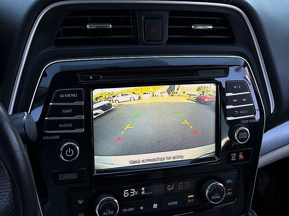 Used 2018 Pearl White Nissan SV image 12