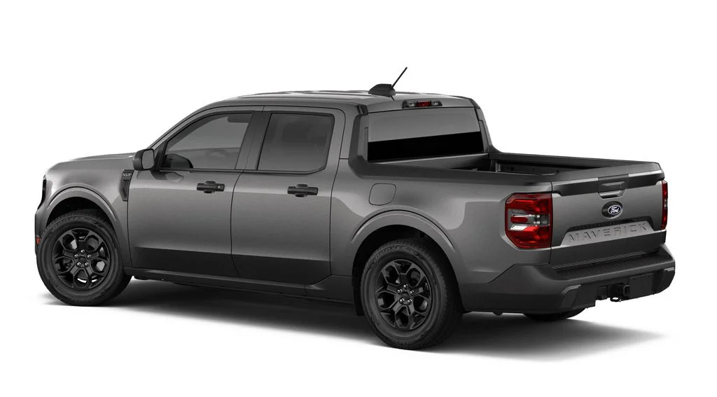 New 2026 CARBONIZED GRAY Ford XLT image 2
