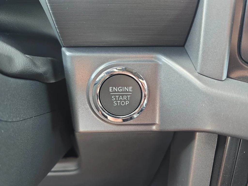 New 2026 Carbonized Gray Metallic Ford XLT image 18