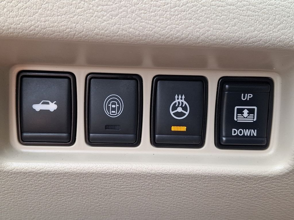 Used 2023 Black Nissan Platinum image 26