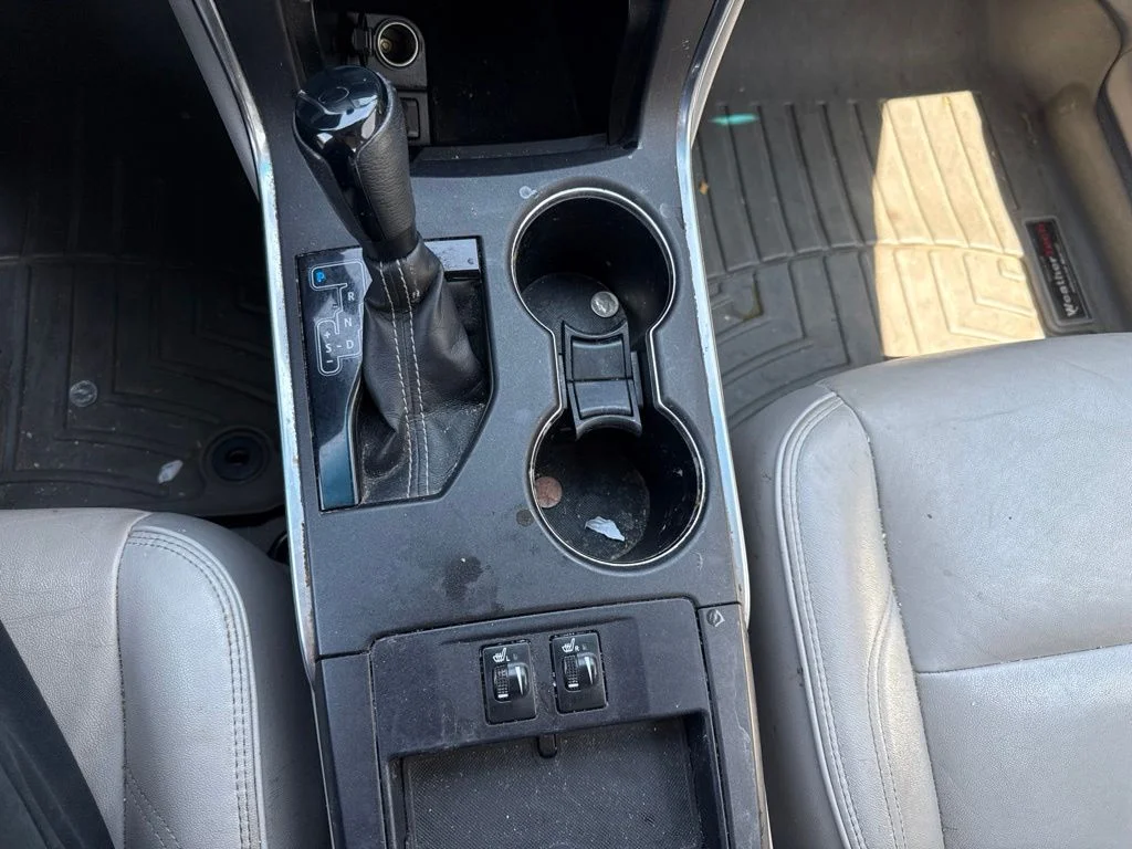 Used 2016 White Toyota XLE image 18