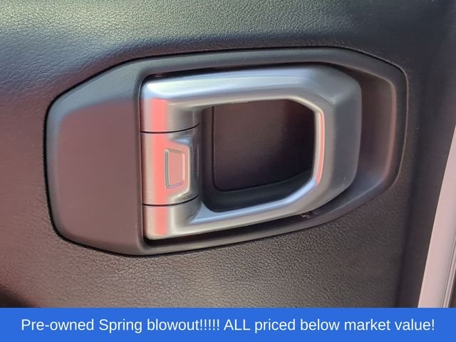 Used 2018 White Jeep Unlimited Sport S image 33