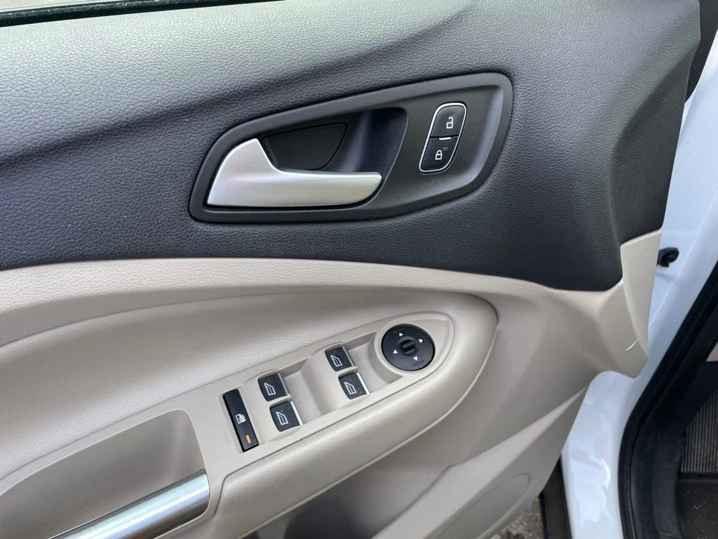 Used 2019 White Ford SEL image 13