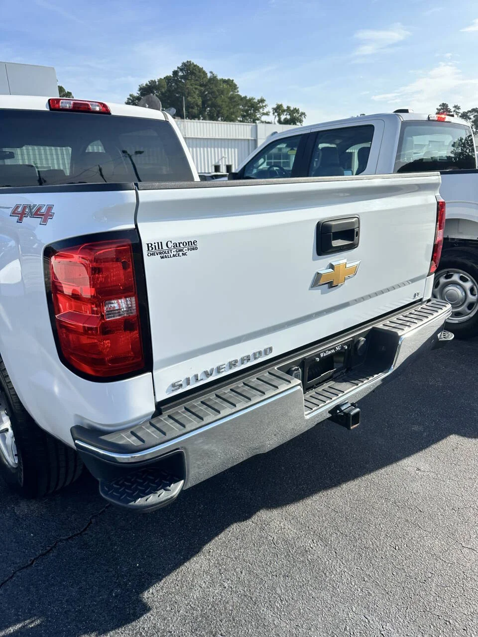 Used 2017 White Chevrolet LT 4x4 4dr Crew Cab 5.8 ft. SB image 7