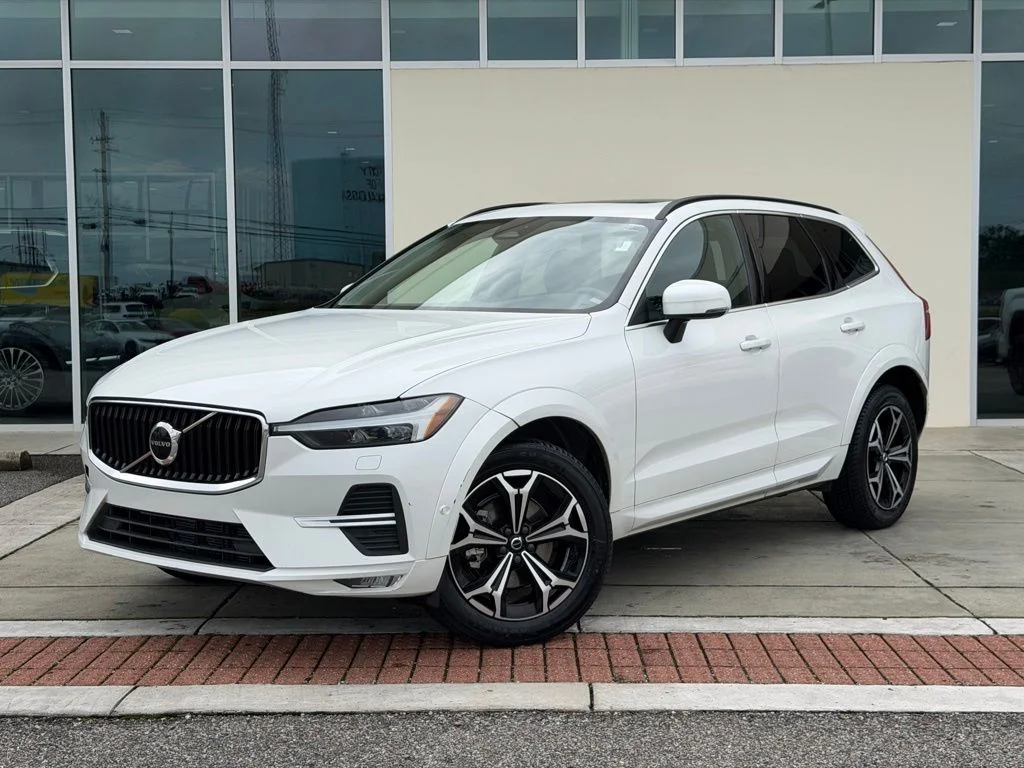 2022 Volvo XC60 B5 Momentum FWD's photo