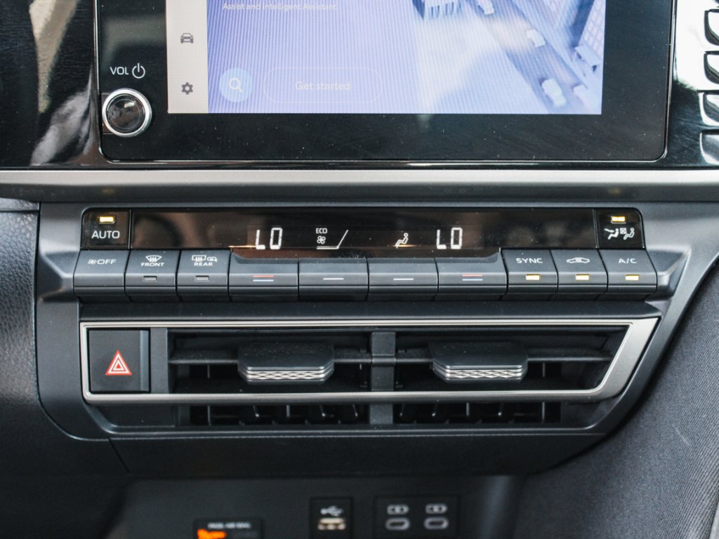 Used 2025 Wind Chill Pearl Toyota XSE image 17