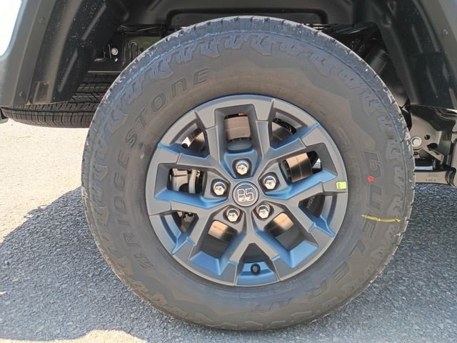 New 2026 Bright White Clear-Coat Exterior Paint Jeep 85th Anniversary Edition image 19