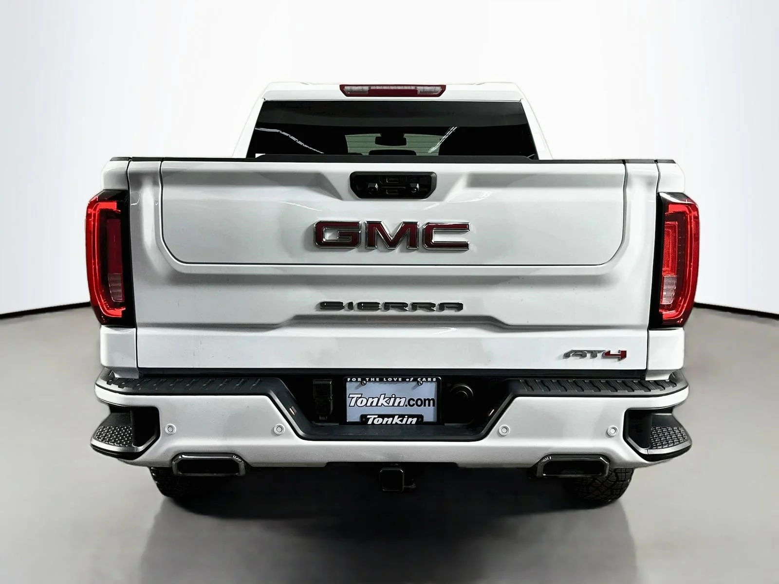 Used 2025 Summit White GMC AT4 image 7