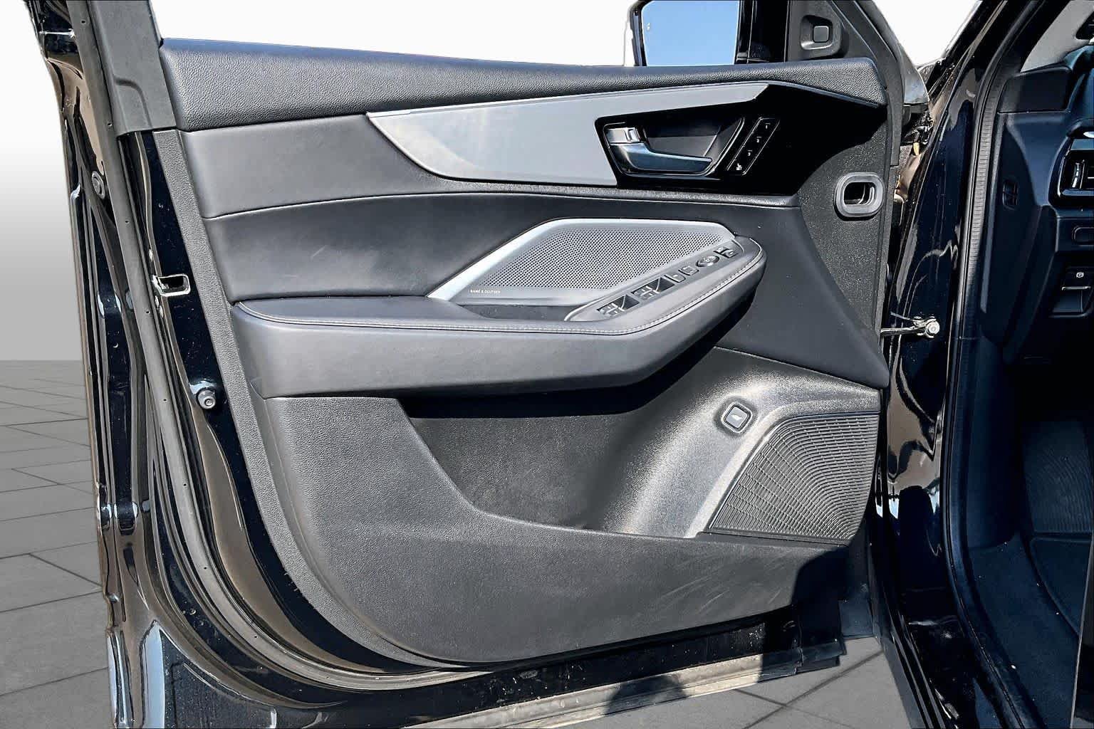 Used 2025 Majestic Black Pearl Acura w/Technology Package image 50