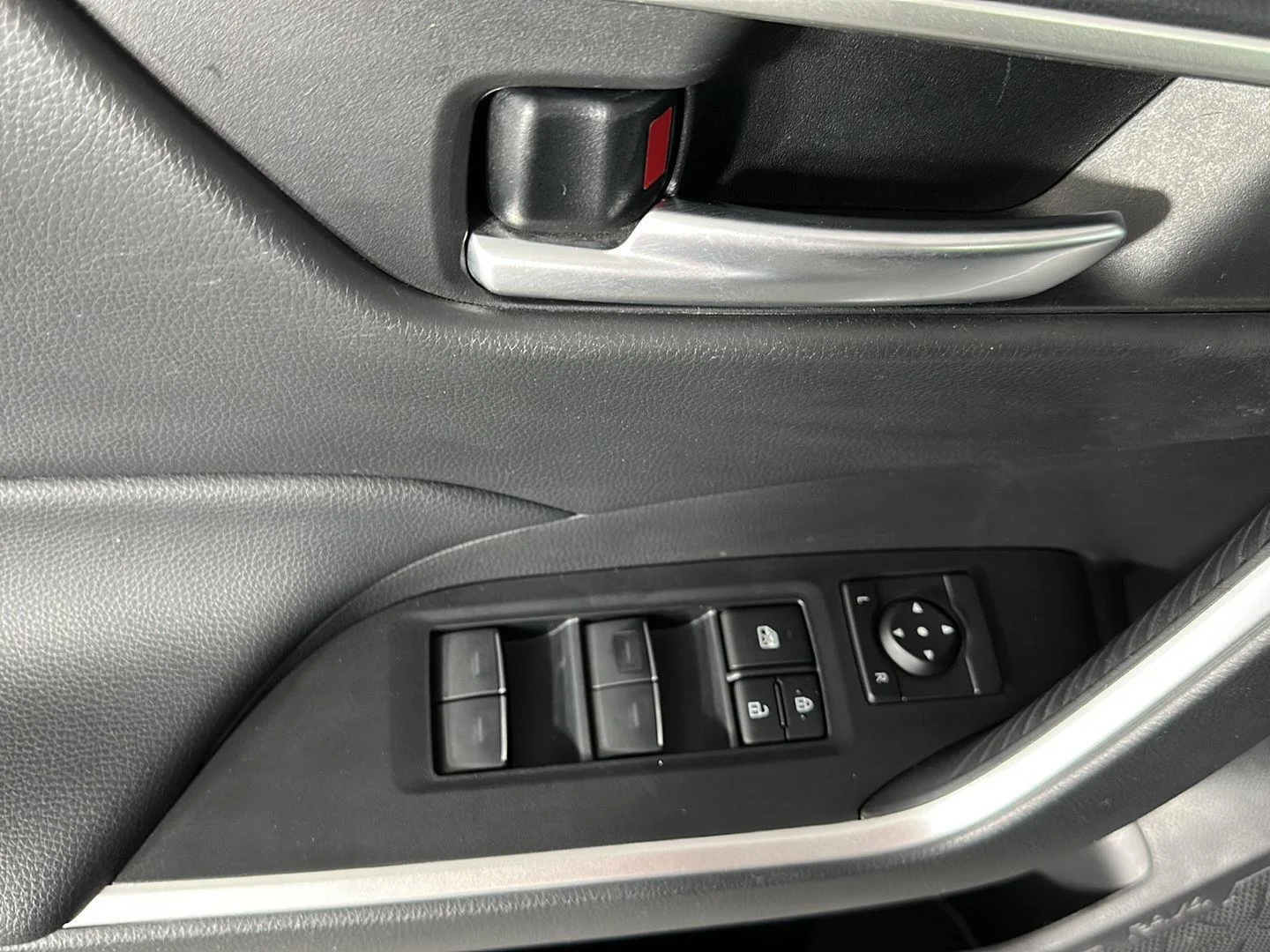 Used 2024 Magnetic Gray Metallic Toyota XLE image 25