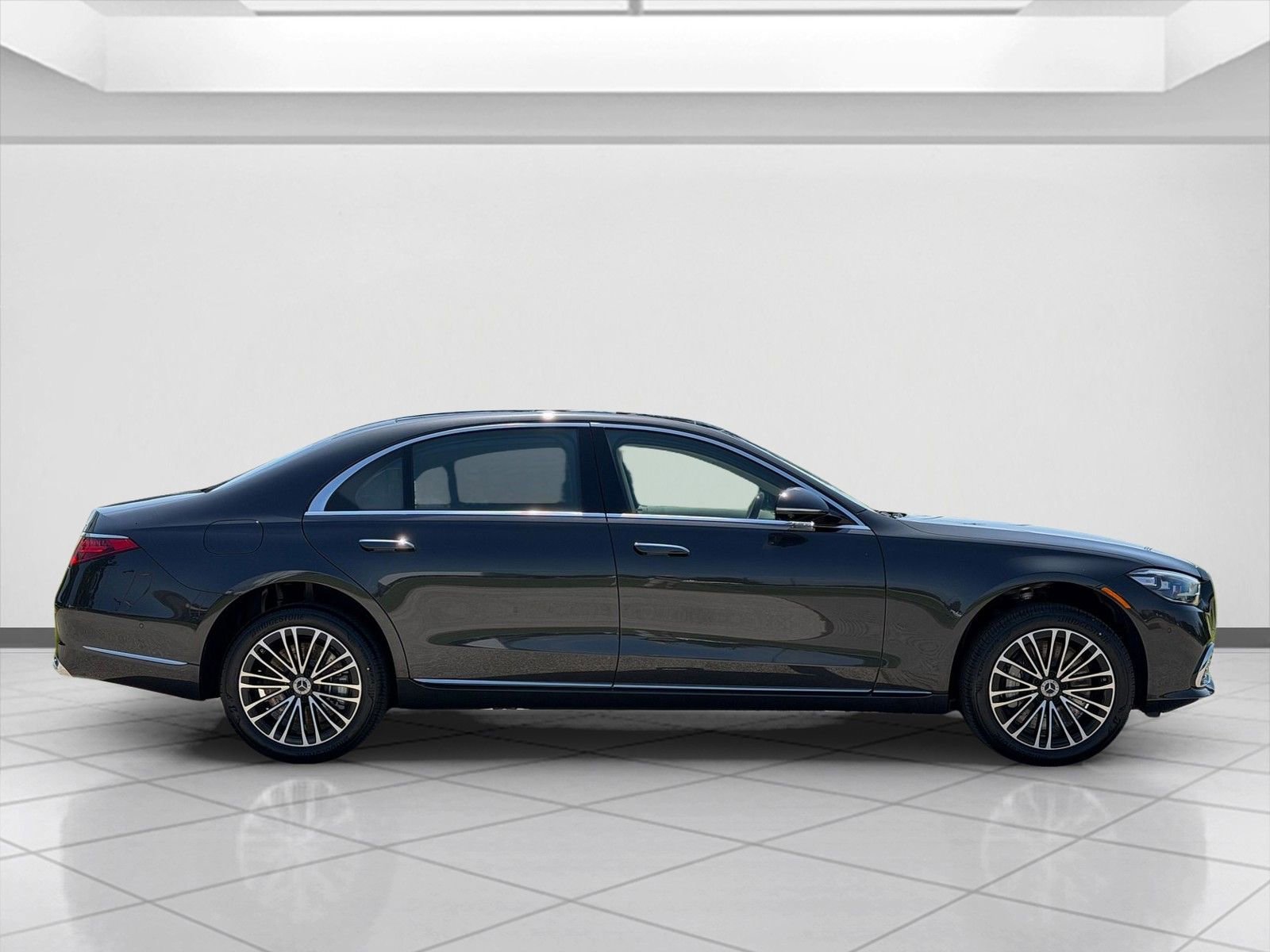 New 2026 Graphite Grey Metallic Mercedes-Benz S 500 image 25