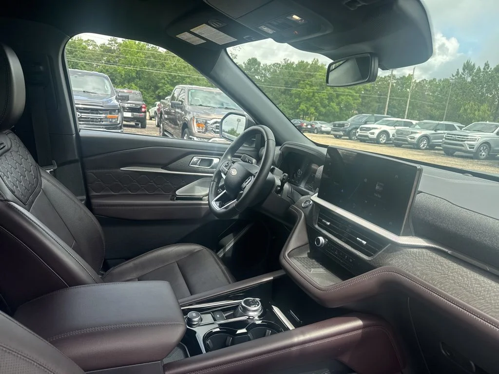 Used 2025 Gray Ford Platinum image 10