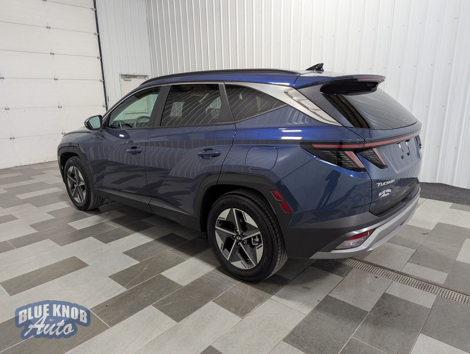 2025 Hyundai Tucson SEL Convenience photo 2