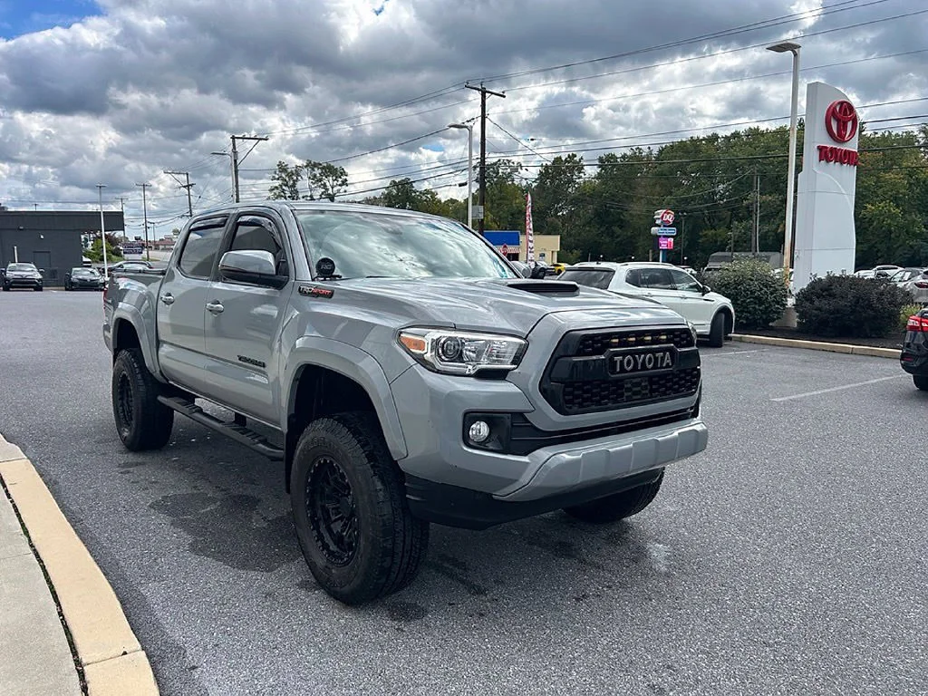 Used 2018  Toyota TRD Sport image 4
