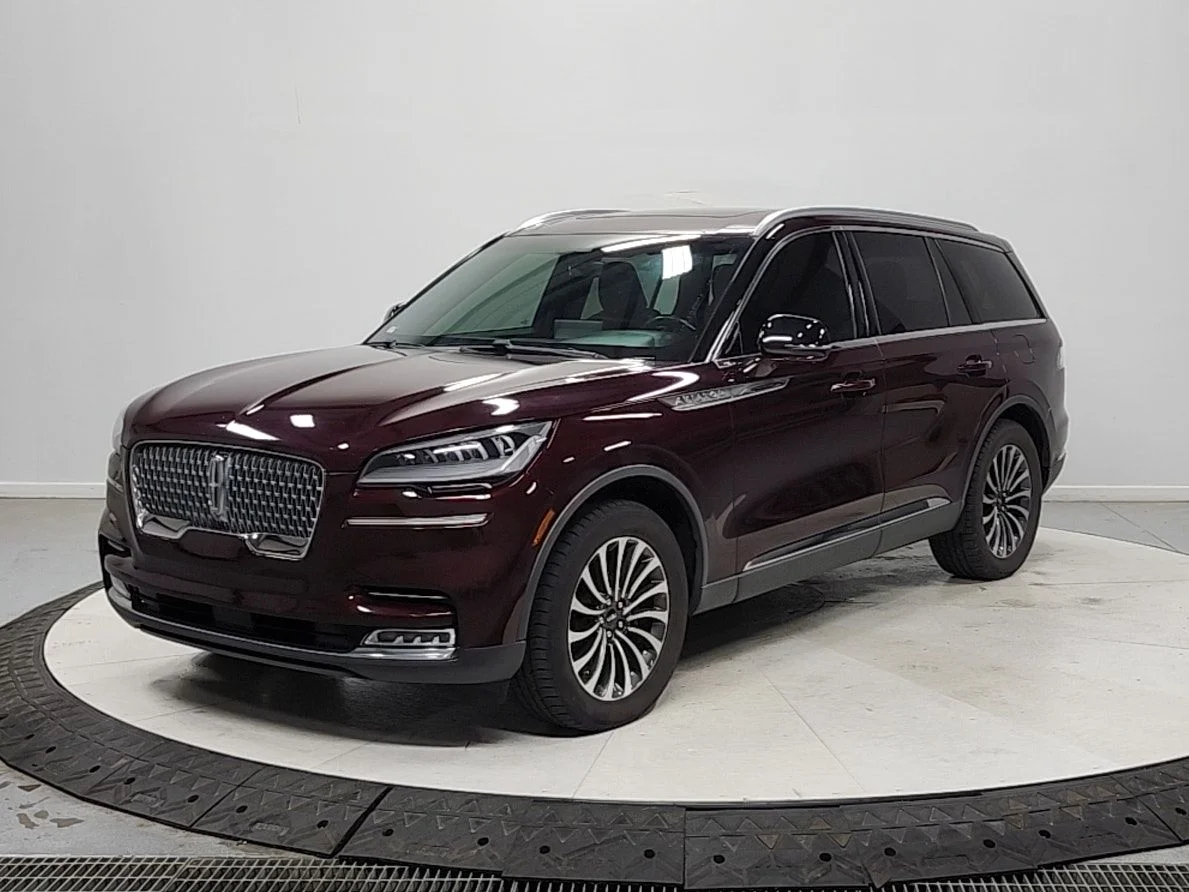 Used 2021 Burgundy Velvet Lincoln Reserve image 3