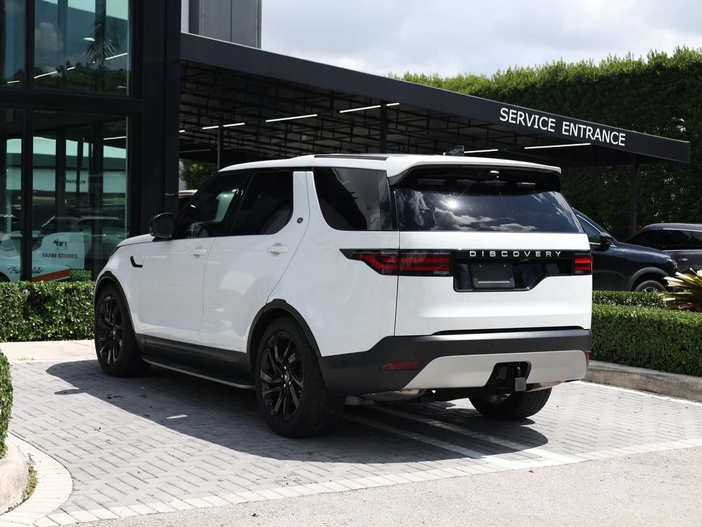 Used 2024 White Land Rover S image 5