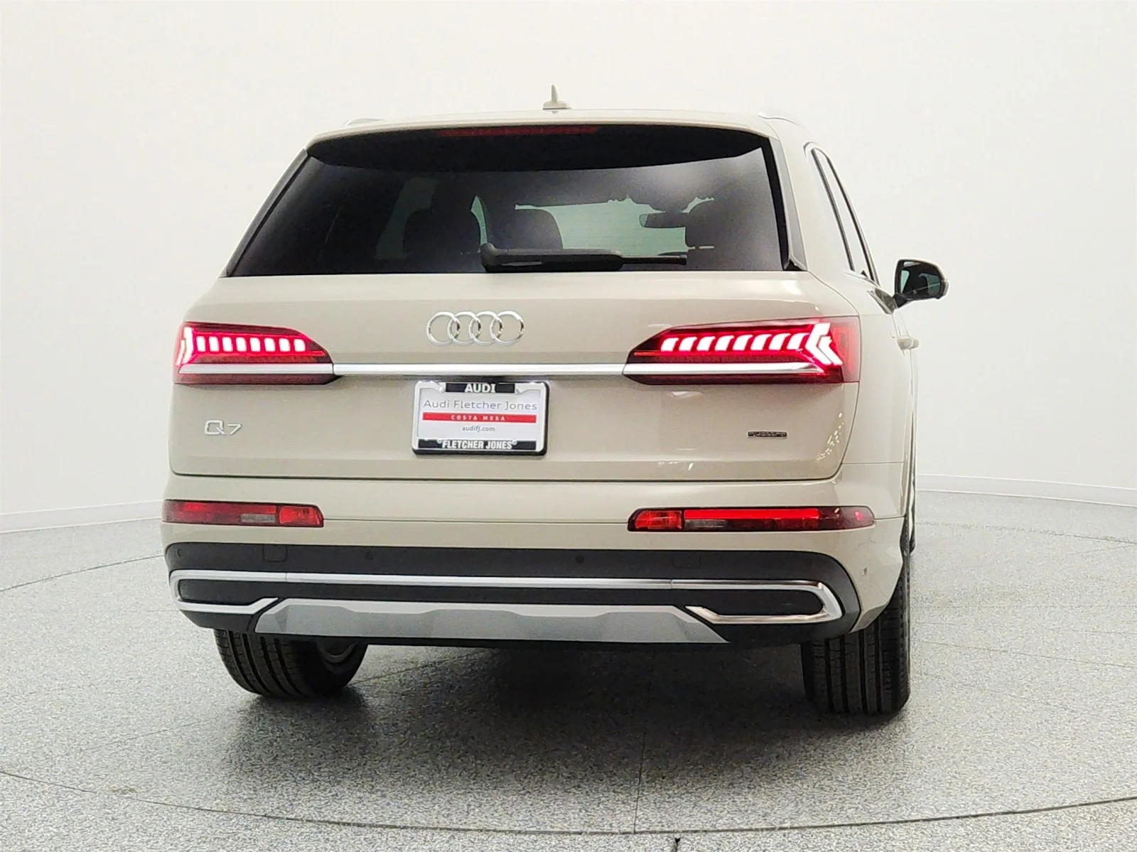 Used 2023 Vicuna Beige Metallic Audi Premium image 6