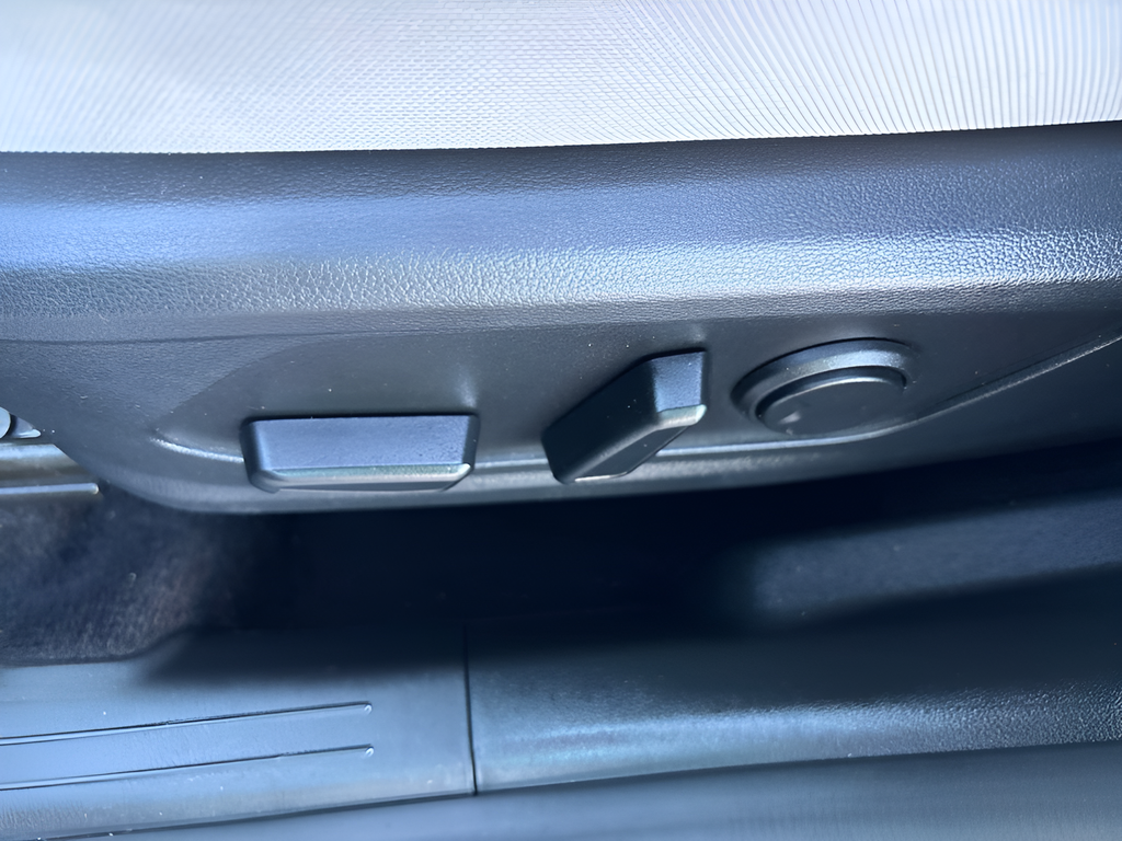 Certified Used 2025 Green Hyundai SEL image 25