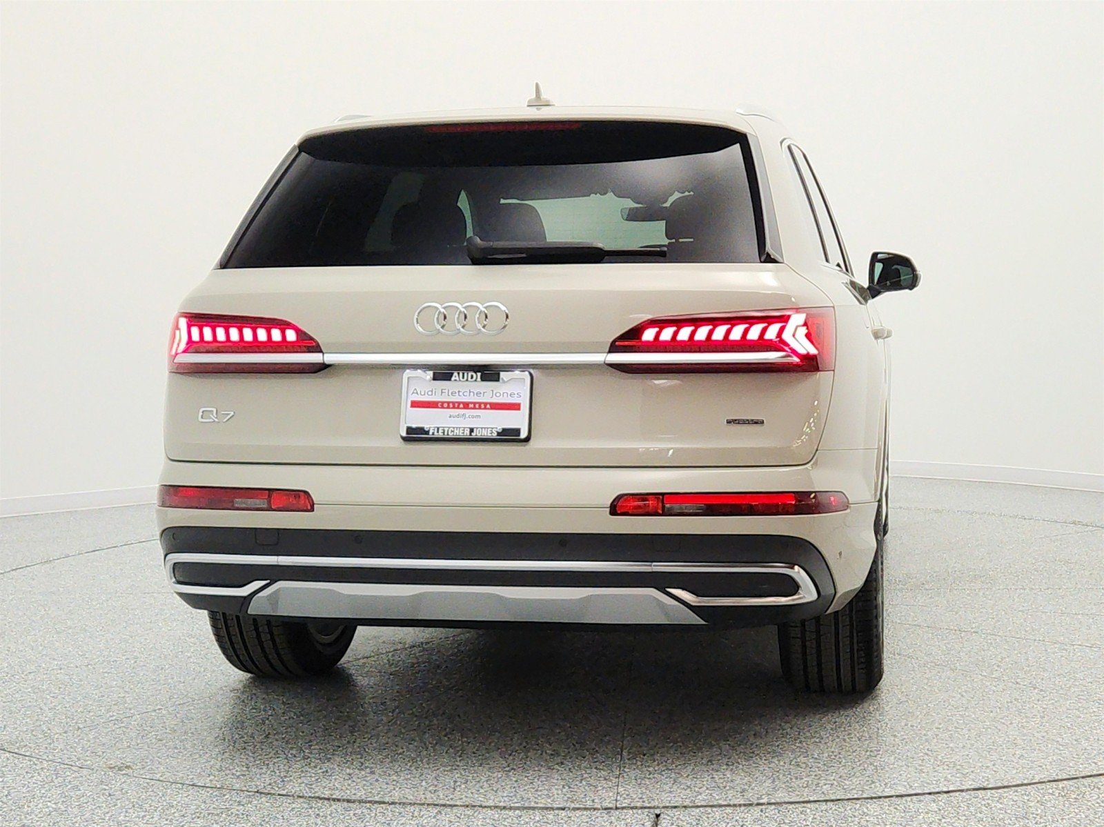 Used 2023 Vicuna Beige Metallic Audi Premium image 6