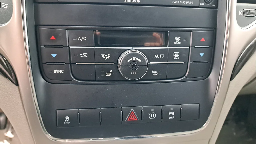 Used 2011 Silver Jeep Laredo image 21